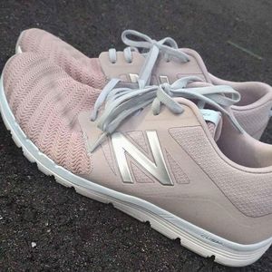 New balance shoes with box